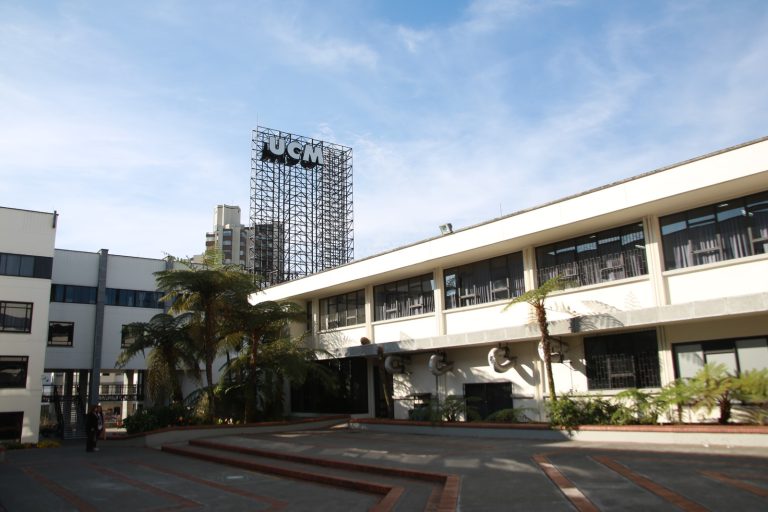 La educación universitaria también requiere  embudos de venta sólidos. Hola a UCM.EDU.CO